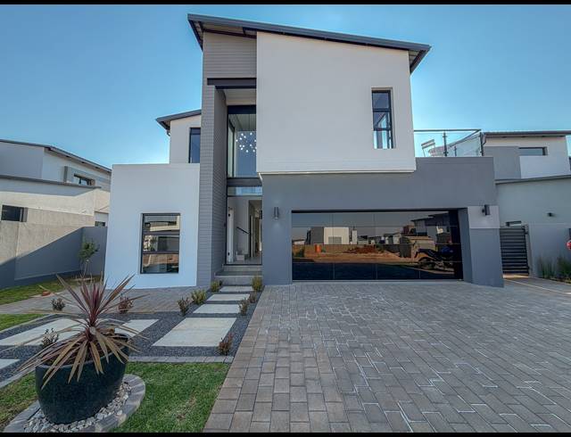 4 BEDROOM FREEHOLD FOR SALE IN FOUNTAINBROOK ESTATE